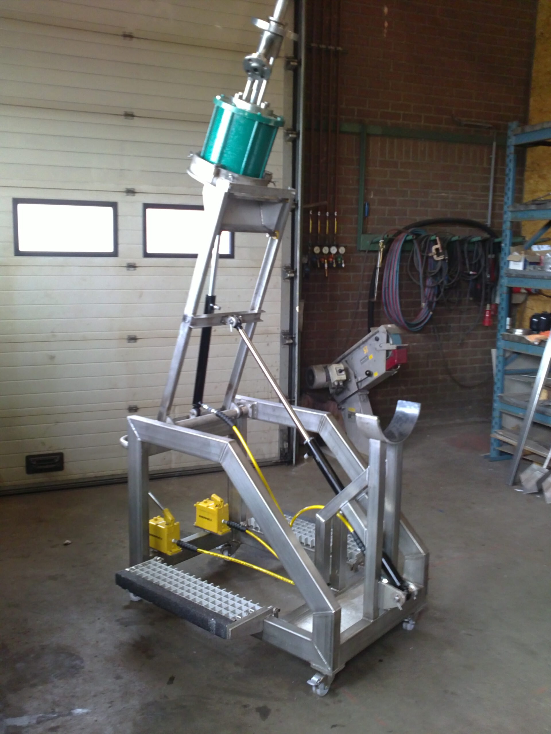 Montageapparaat voor het plaatsen van actuators in een reactorvat (Chemours)